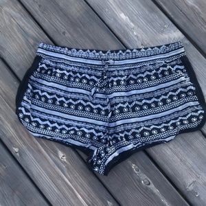 Kensie cute pattern shorts size XL